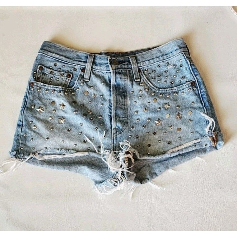 Levi’s Premium 501 Button-fly Waterless Shorts. 100% Cotton. Size 27.